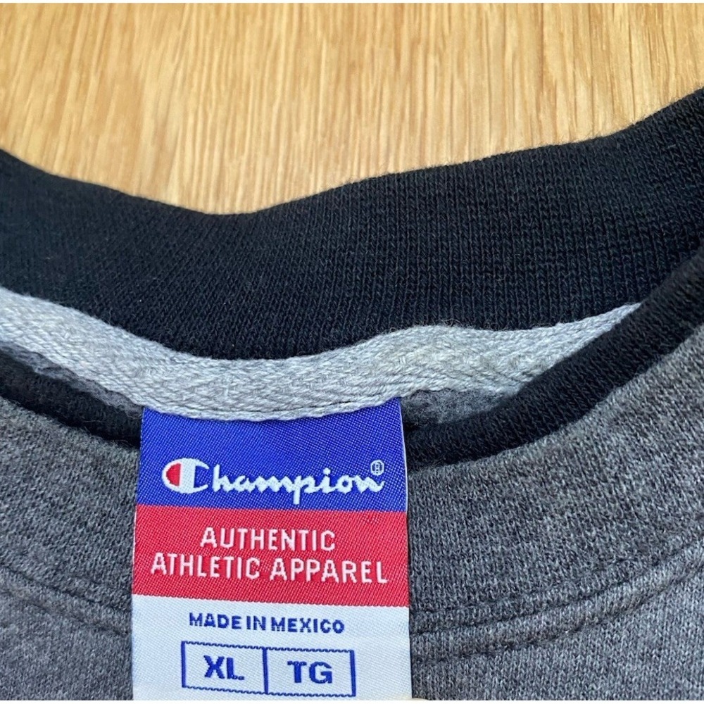 Champion Sweatshirt Mens XL Gray Crewneck Embroidered Script Logo Long Sleeve - Picture 6 of 9